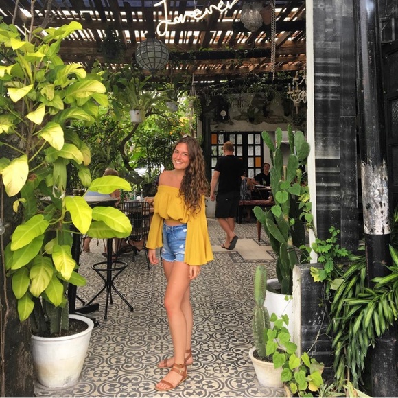 Flowy off-the-shoulder top - Picture 2 of 8